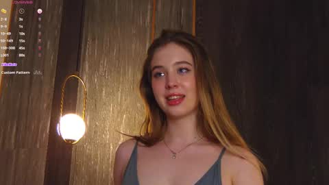 Snapshot of loraineluff chatting on 02.10.25 Loraine online show from 02.10.25