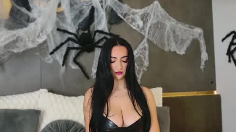 Snapshot of lorawarnner chatting on 10.30.25 Miss online show from 10.30.25