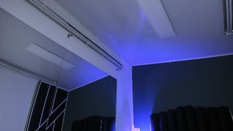 L A U R E L online show from 07.01.26