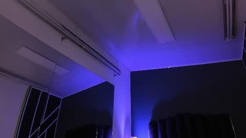 L A U R E L online show from 07.04.26
