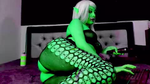 Snapshot of loredepp chatting on 11.04.25 Lore Depp online show from 11.04.25