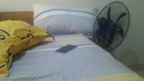 Snapshot of loreencutie chatting on 10.22.25 loreen online show from 10.22.25