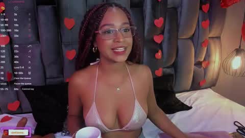 Snapshot of lorena_vieira_ chatting on 02.13.25 Lorena Vieira  online show from 02.13.25