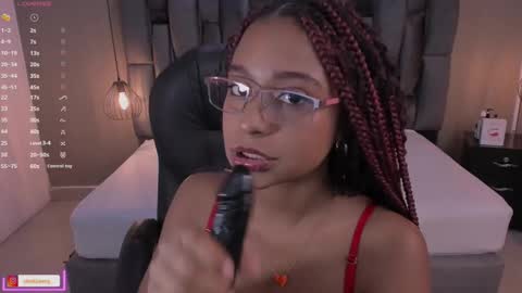 Snapshot of lorena_vieira_ chatting on 03.05.25 Lorena Vieira  online show from 03.05.25