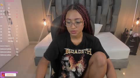 Snapshot of lorena_vieira_ chatting on 03.10.25 Lorena Vieira  online show from 03.10.25