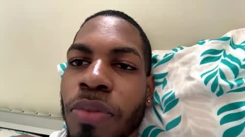 Snapshot of lorenzo17a chatting on 01.01.25 lorenzo17a online show from 01.01.25