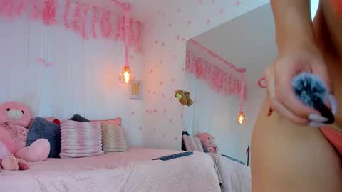 Snapshot of lori_evans1 chatting on 01.18.26 Lori Evans online show from 01.18.26