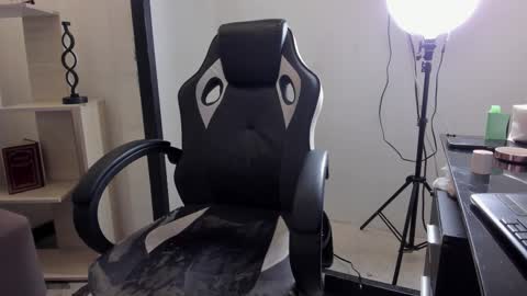 Snapshot of lorrainehunter chatting on 02.23.26 Lorraine online show from 02.23.26