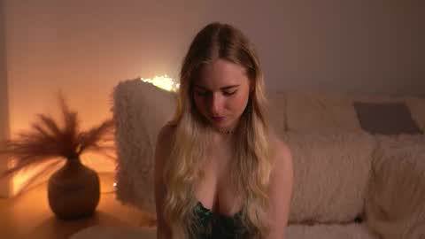 Lorrie online show from 03.17.26