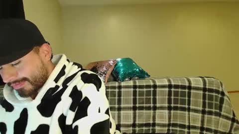 Snapshot of los_juanes chatting on 10.09.25 JUAN JUAN online show from 10.09.25