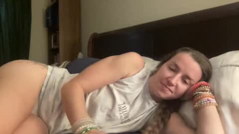 Snapshot of lothlori chatting on 11.17.25 lothlori online show from 11.17.25