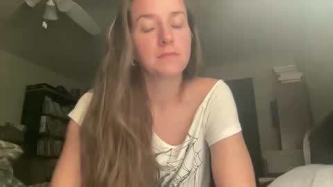 Snapshot of lothlori chatting on 11.30.25 lothlori online show from 11.30.25