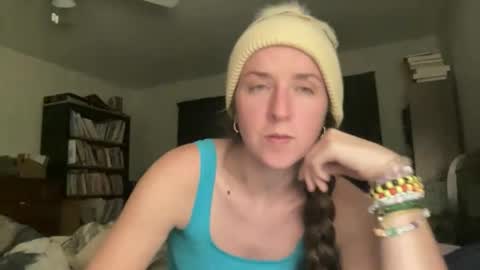 Snapshot of lothlori chatting on 12.18.25 lothlori online show from 12.18.25