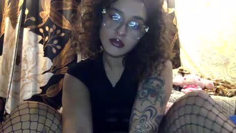 Snapshot of lotusflwr1 chatting on 10.04.25 lotus online show from 10.04.25