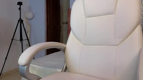  Lou Rosse  online show from 12.19.24