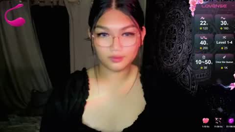 Snapshot of louheart chatting on 06.11.26 Sweet online show from 06.11.26