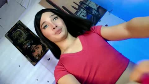 Snapshot of louilalicious chatting on 02.04.25 louilalicious online show from 02.04.25