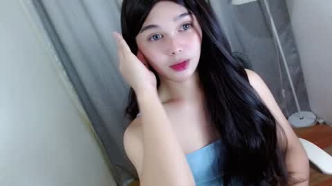 Snapshot of louilalicious chatting on 10.29.25 louilalicious online show from 10.29.25