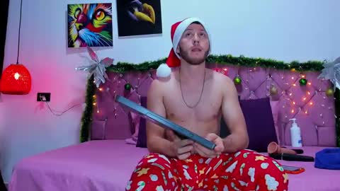 Snapshot of louis_bcasta1 chatting on 12.20.24 OF louis bcasta1 online show from 12.20.24