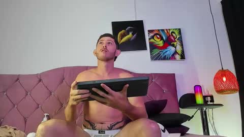 Snapshot of louis_bcasta1 chatting on 02.24.25 OF louis bcasta1 online show from 02.24.25
