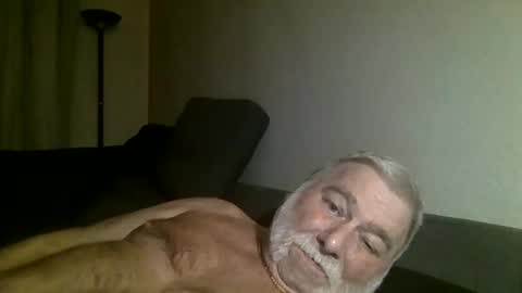 Snapshot of louis_chokdee chatting on 12.15.24 louis_chokdee online show from 12.15.24