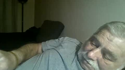 Snapshot of louis_chokdee chatting on 12.19.24 louis_chokdee online show from 12.19.24