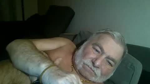 Snapshot of louis_chokdee chatting on 12.20.24 louis_chokdee online show from 12.20.24