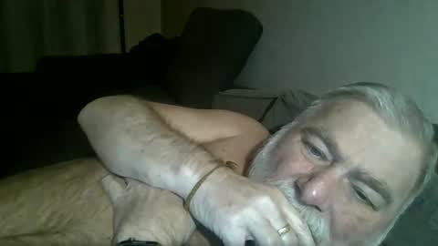 Snapshot of louis_chokdee chatting on 12.21.24 louis_chokdee online show from 12.21.24