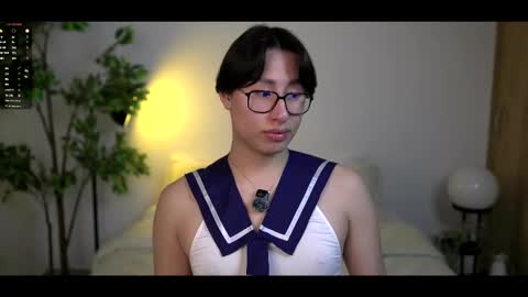 Snapshot of louis_zh chatting on 10.05.25 Louis online show from 10.05.25