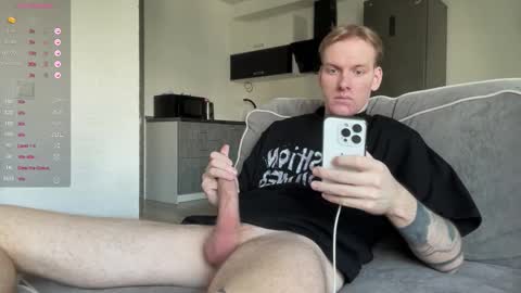 Snapshot of louisjafferson chatting on 09.29.25 Louis online show from 09.29.25
