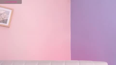 Snapshot of lourdes_moon22 chatting on 10.19.25 lourdes_moon22 online show from 10.19.25