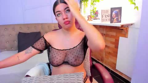 Louren Fox online show from 12.21.25