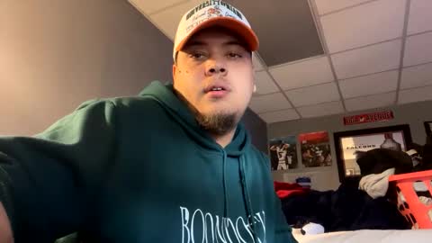 love01109 online show from 12.20.25