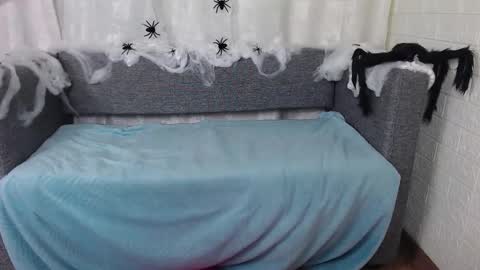 love bella  online show from 10.08.25