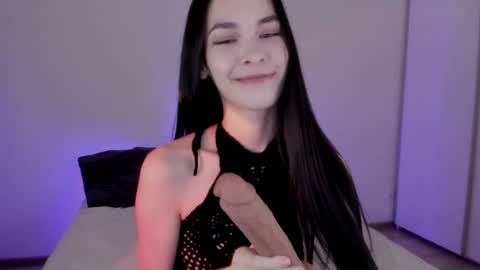 Snapshot of love_coin chatting on 12.18.24 Love is name - I want to be your hobby General of hearts troops online show from 12.18.24