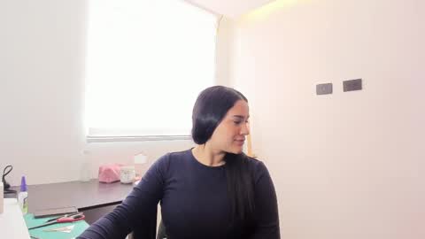 Kristen LoveBerry online show from 09.19.25