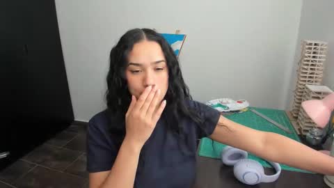 Kristen LoveBerry online show from 02.04.26