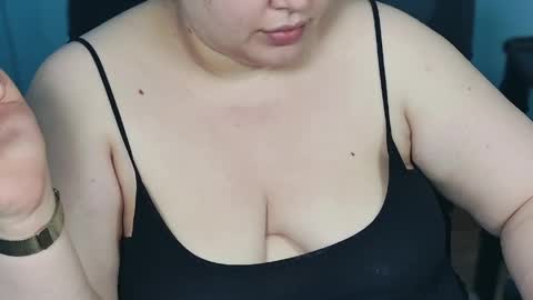 Snapshot of love_wiggy18 chatting on 05.15.26 Ally online show from 05.15.26