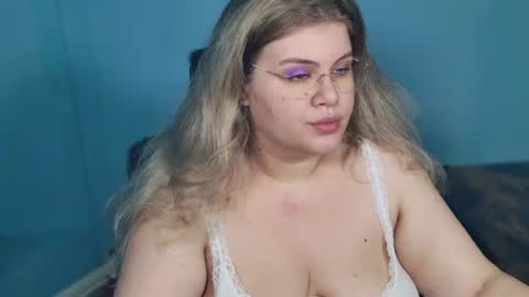 Snapshot of love_wiggy18 chatting on 07.20.26 Ally online show from 07.20.26