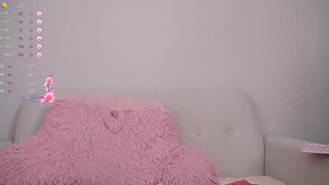 Snapshot of loveegirll chatting on 01.20.25 katalina   online show from 01.20.25