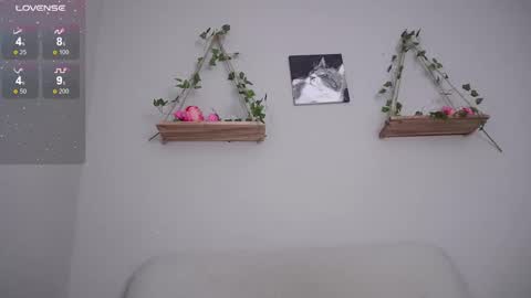 Snapshot of loveegirll chatting on 03.07.25 katalina   online show from 03.07.25