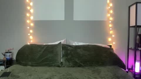 Olivia Rose online show from 02.06.26