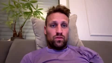 lovefuesse online show from 10.27.25