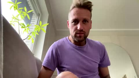 lovefuesse online show from 10.28.25