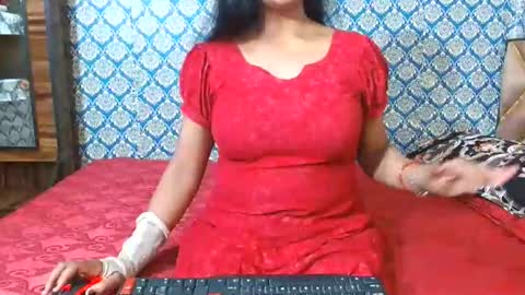 Snapshot of lovefunnitya chatting on 10.29.25 Divya online show from 10.29.25