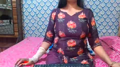 Snapshot of lovefunnitya chatting on 12.14.25 Divya online show from 12.14.25