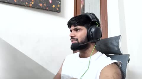 Snapshot of lovehairyindian chatting on 05.08.26 Indian hairy online show from 05.08.26