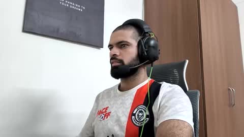 Snapshot of lovehairyindian chatting on 06.10.26 Indian hairy online show from 06.10.26