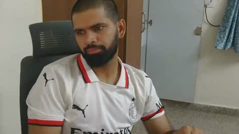 Snapshot of lovehairyindian chatting on 06.13.26 Indian hairy online show from 06.13.26