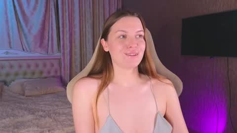 Snapshot of lovellalipss chatting on 01.12.25 Laura online show from 01.12.25